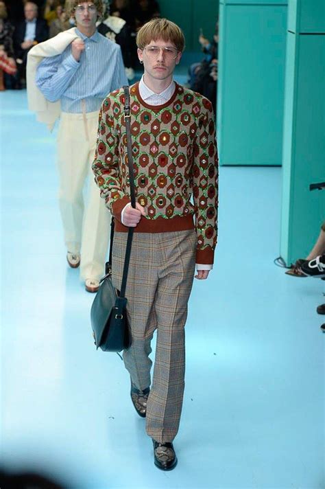 felpe gucci uomo 2018|Gucci Fall 2018 Menswear Fashion Show .